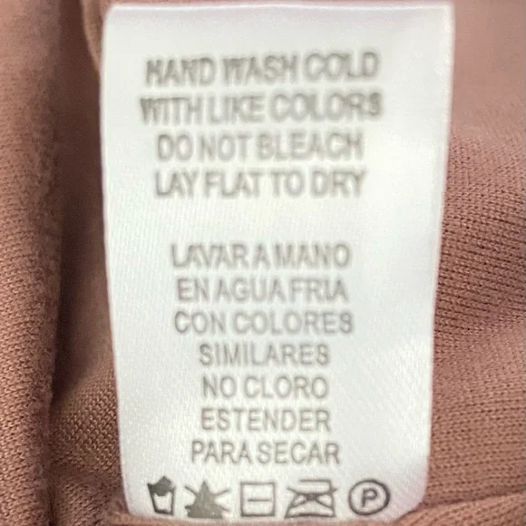 Heart & Hips Maternity Dress - Picture 13 of 14